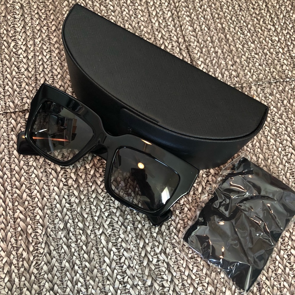 Prada Retro Sunglasses w Original Case + Cloth